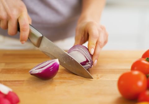 Zwiebel Shutterstock 480x 1 Zwiebel Shutterstock 480x 1